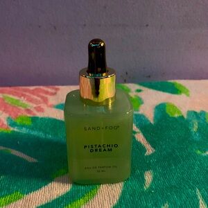Sand + fog pistachio perfume